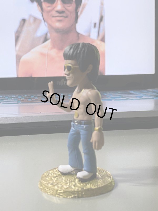 画像2: サングラス&Vサイン D-FORMZブルース・リー3インチフィギュア (2)