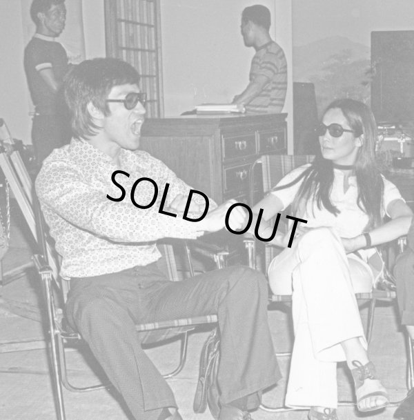 画像3: ナンシー・クワン直筆サインフォルダー(世界100部限定) (3)