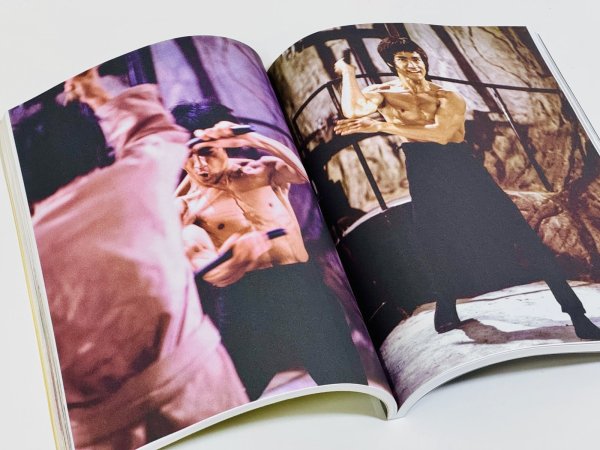 画像4: 【ラスト1冊】イースタンヒーローズブルース・リースペシャル：燃えよドラゴンイモータルレガシー（ソフトカバー） (4)