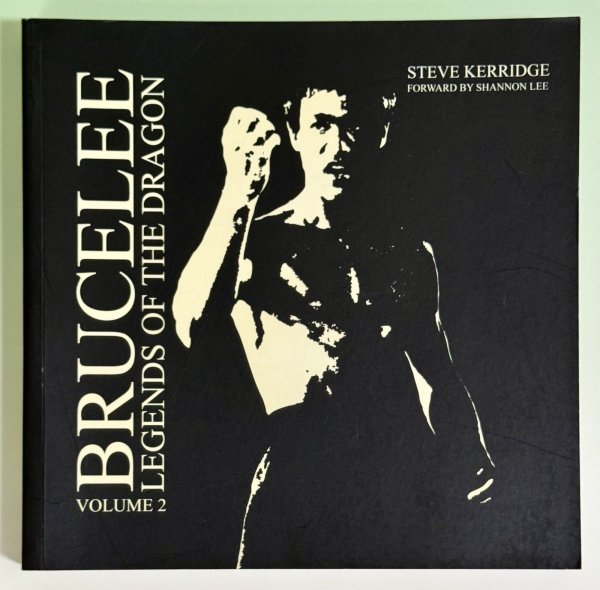 画像1: 【1点モノ】Bruce Lee Legends Of The Dragon Vol.2 通常版 （イギリス本） (1)