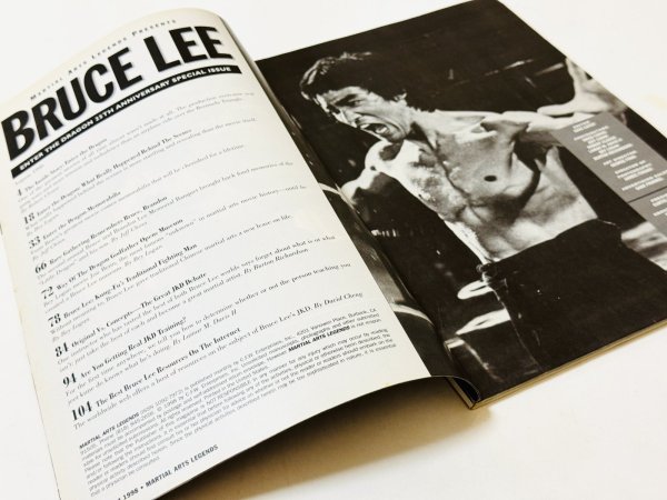画像2: 【1点モノ】ブルース・リー 燃えよドラゴン25周年号（米国書籍） (2)