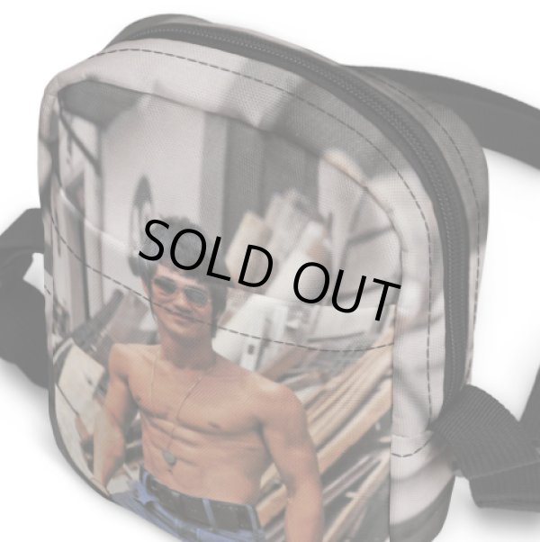 画像3: ブルース・リーメダリオンクロスボディバッグ（ブルース・リー財団公式） (3)