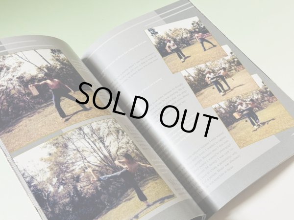 画像2: 【1点モノ】BRUCE LEE:The Dragon Remembered ドラゴン・リメンバード （米国書籍） (2)