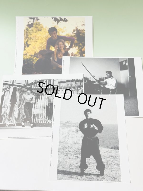 画像2: 【1点モノ】ブルース・リー生誕70周年記念レアフォトセット＋シャノン・リー直筆サイン（タイプ2／ホワイト） (2)