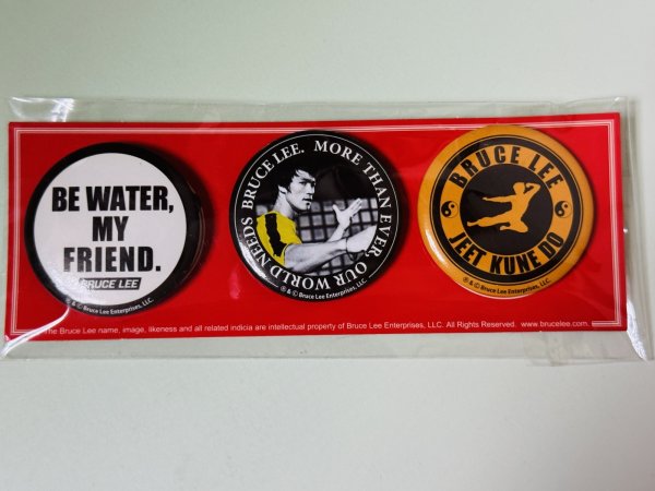 画像2: 【2セット限定】GUブルース・リーTシャツ缶バッジ3種セット (2)