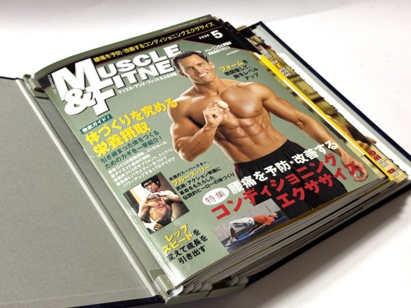 画像2: マッスル・アンド・フィットネス7冊＋バインダーセット（国内雑誌・米国雑誌） (2)