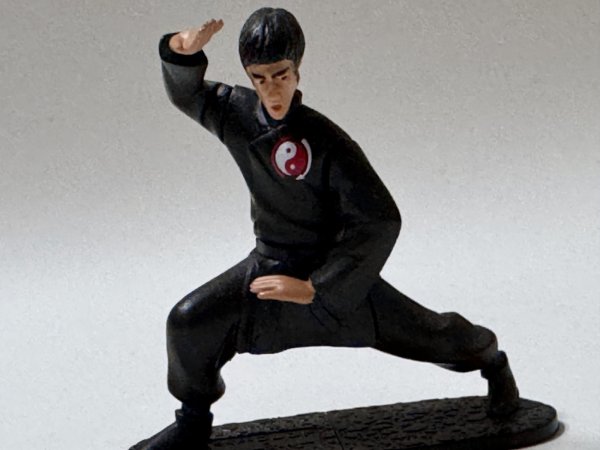 画像2: 【2.ファイティングポーズ】ダイドーブレンド×ブルース・リーフィギュアコレクション単品＋缶コーヒー付き (2)