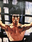 画像2: ブルース・リー：燃えよドラゴンヌンチャクポーズポスター（ほぼA1サイズ） (2)