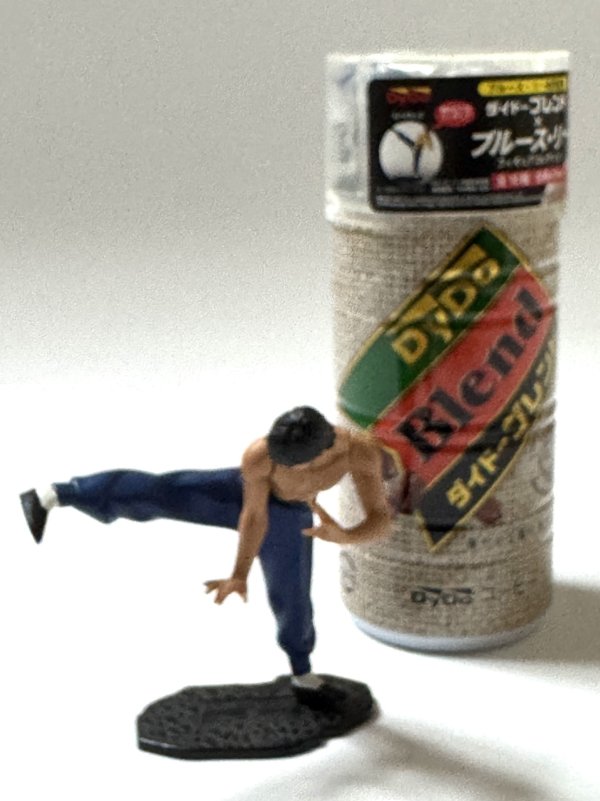 画像1: 【5.ハイキック】ダイドーブレンド×ブルース・リーフィギュアコレクション単品＋缶コーヒー付き (1)