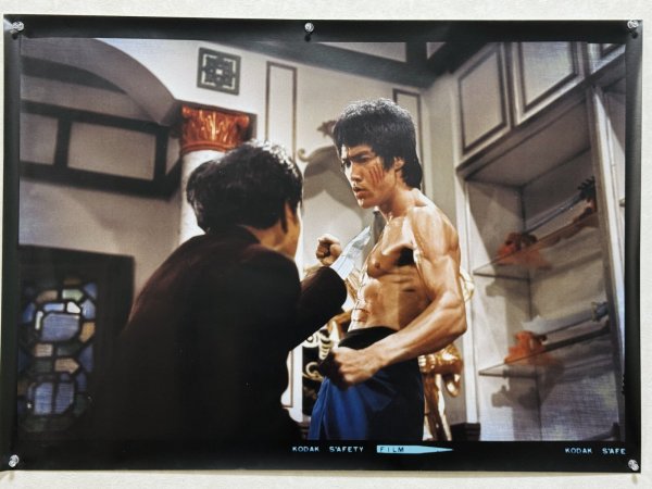 画像1: 燃えよドラゴン：ロケーション現場でのブルース・リーポスター（A1サイズ） (1)